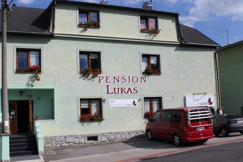 Pension Lukas كارلوفي فاري المظهر الخارجي الصورة
